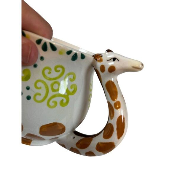Boston Warehouse Giraffe-Themed Ceramic Mug By Boston Warehouse Dishwasher & Mic - Picture 3 of 8